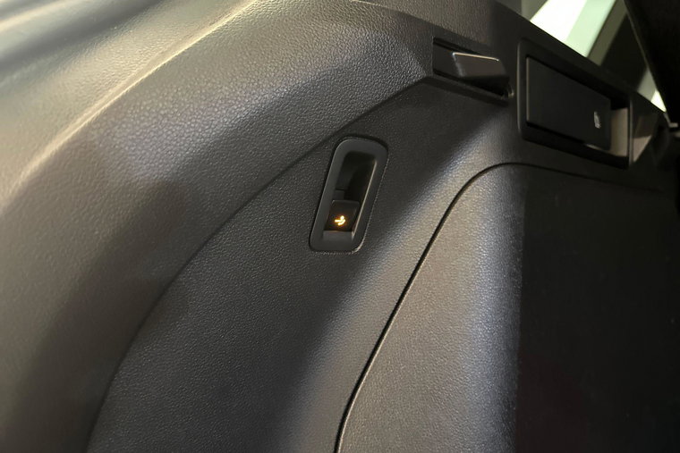 Vehicle Image 30