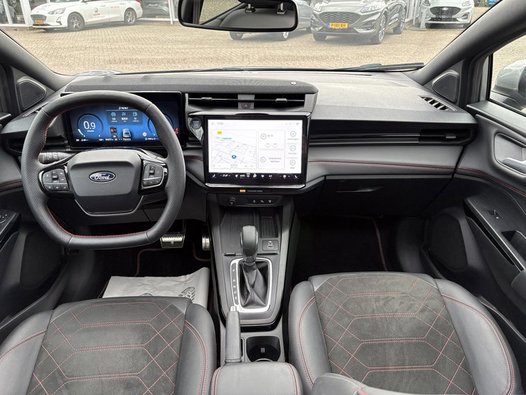 Vehicle Image 19