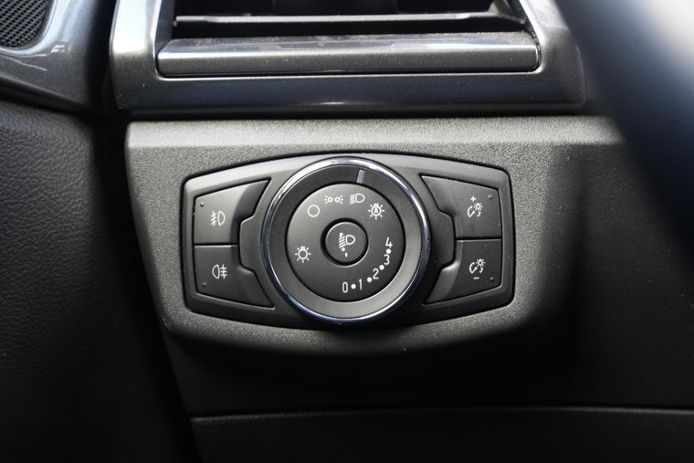 Vehicle Image 28