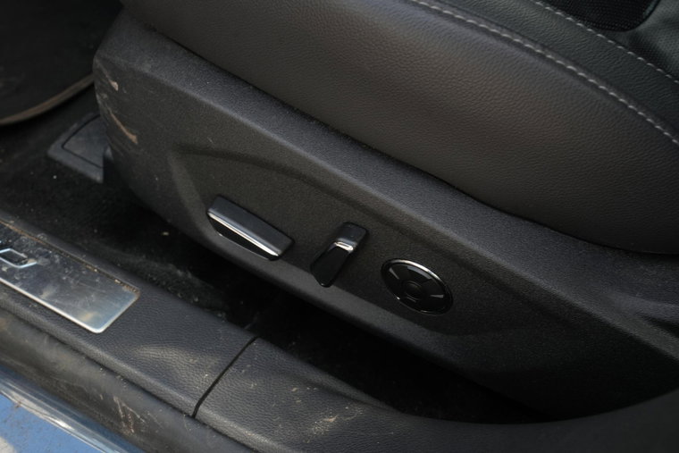 Vehicle Image 33