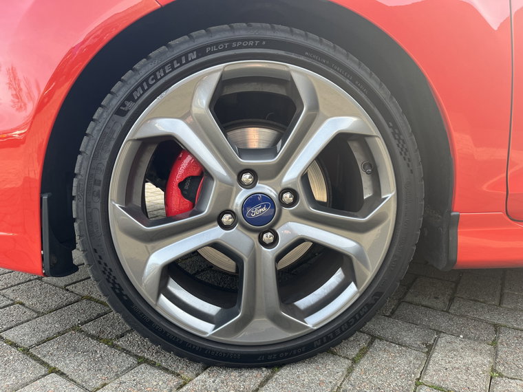 Vehicle Image 38