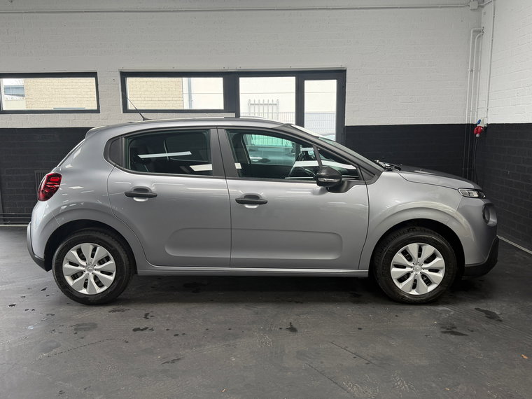 Vehicle Image 19