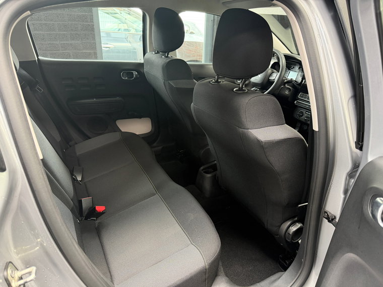Vehicle Image 23