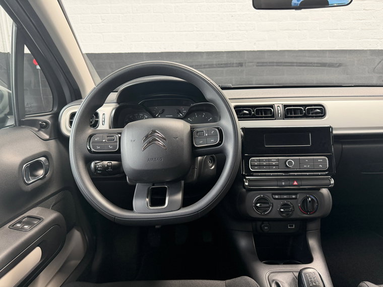 Vehicle Image 25