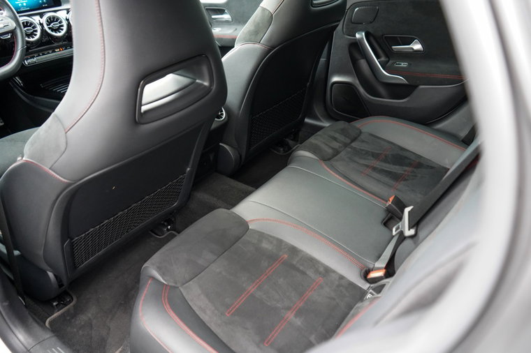 Vehicle Image 37