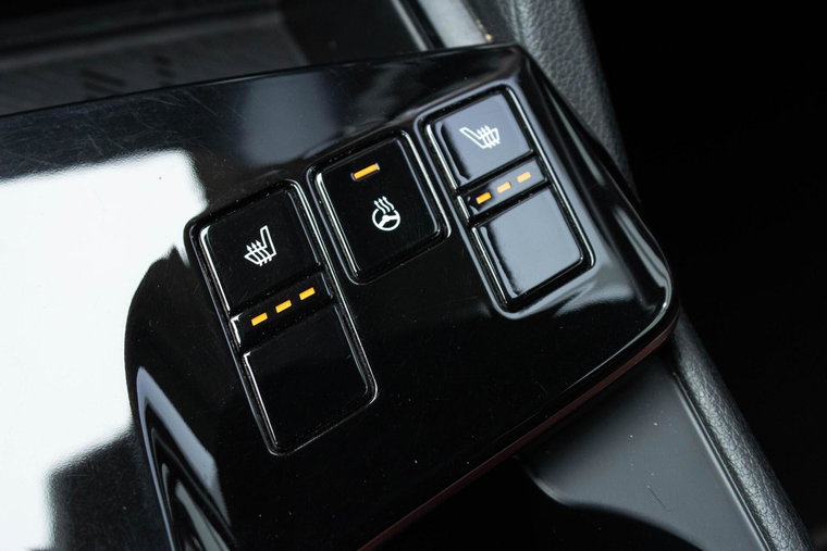 Vehicle Image 32