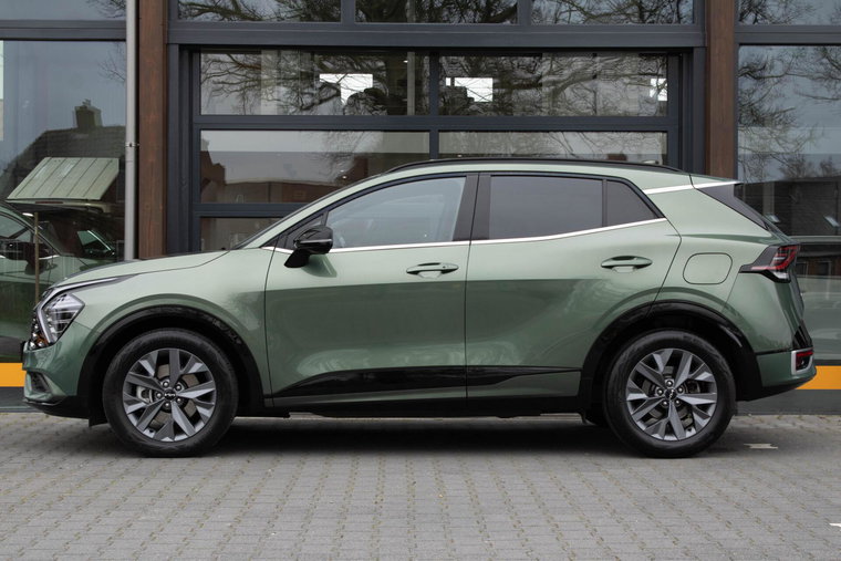 Vehicle Image 8