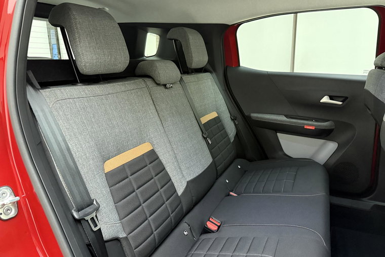 Vehicle Image 15