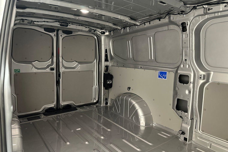 Vehicle Image 12