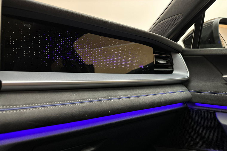 Vehicle Image 24