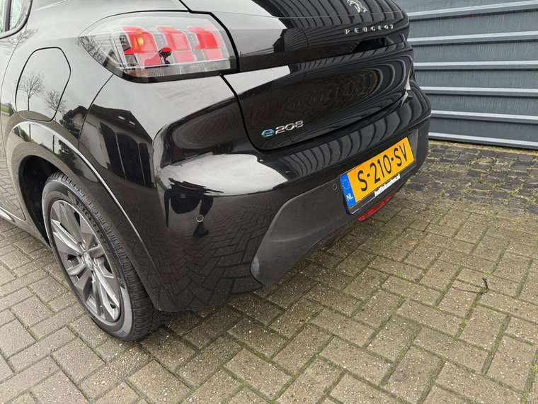 Vehicle Image 28
