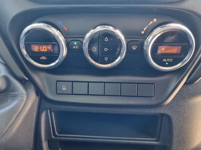 Vehicle Image 23