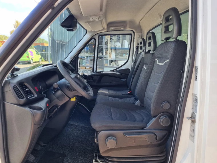 Vehicle Image 26
