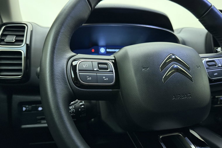 Vehicle Image 22