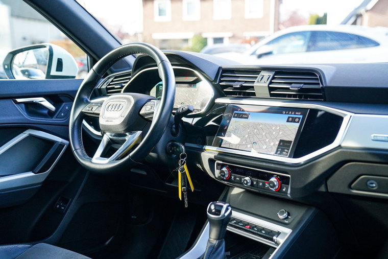 Vehicle Image 18