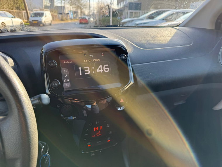 Vehicle Image 14