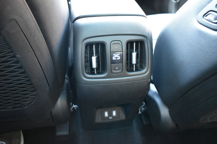Vehicle Image 26