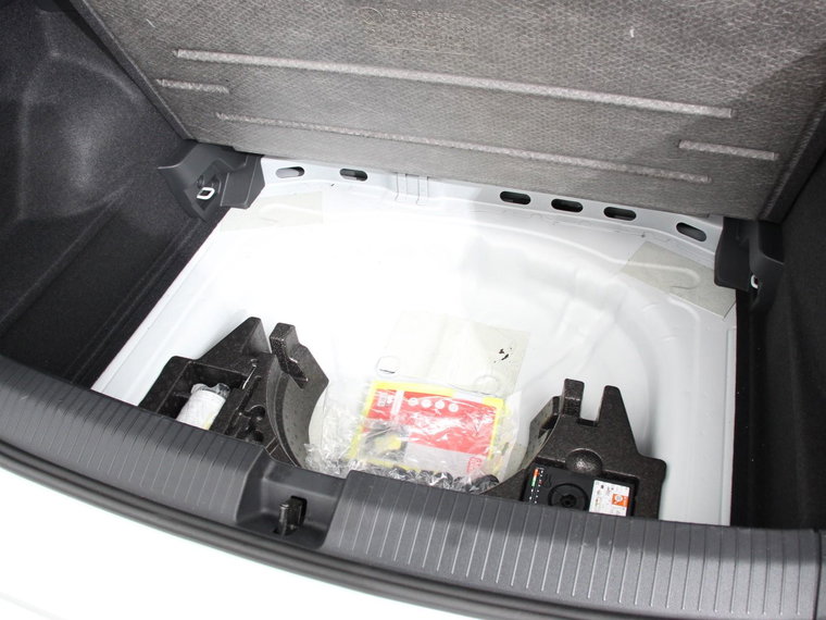 Vehicle Image 37