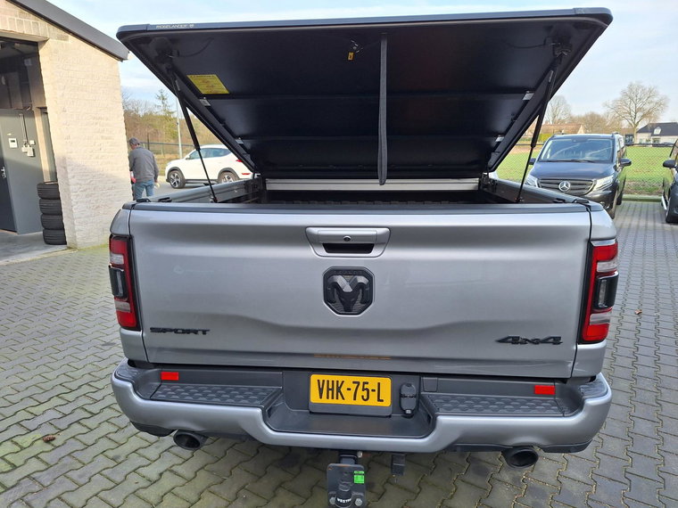 Vehicle Image 17