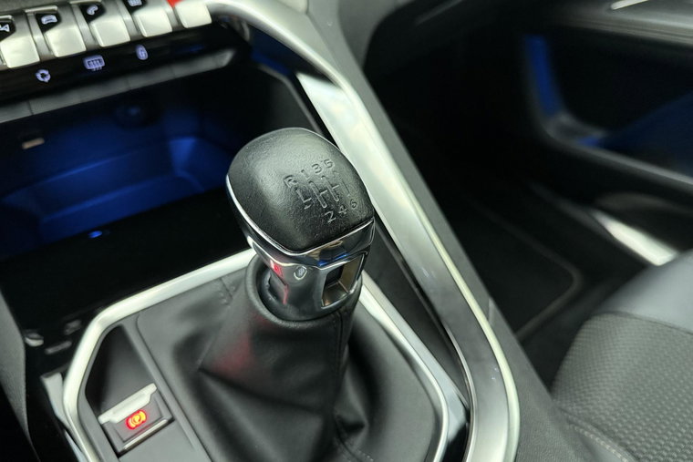 Vehicle Image 24