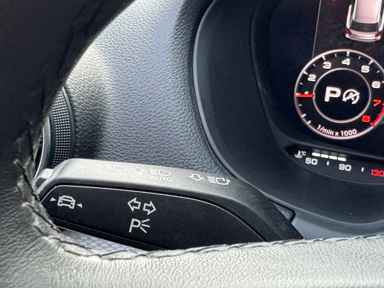 Vehicle Image 26