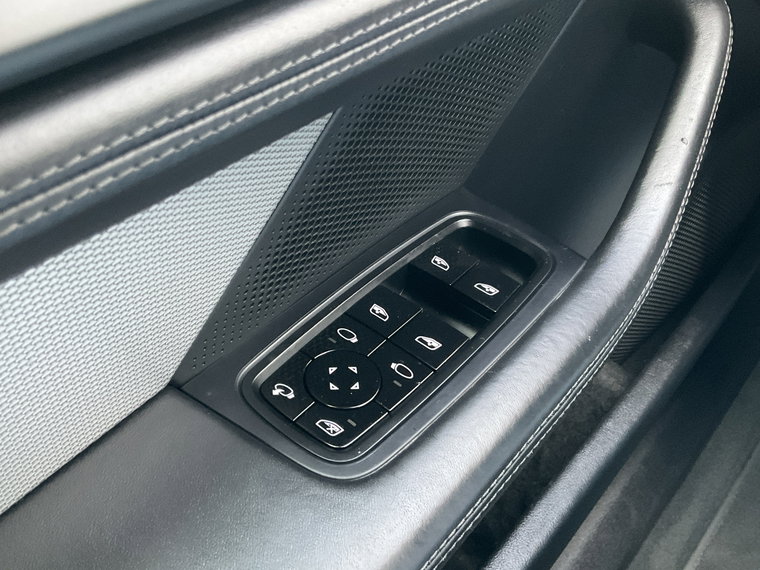 Vehicle Image 37