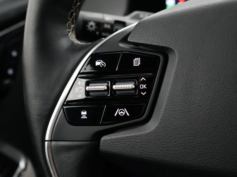 Vehicle Image 26