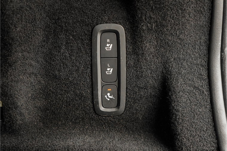 Vehicle Image 48