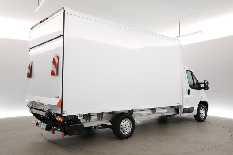 Vehicle Image 28