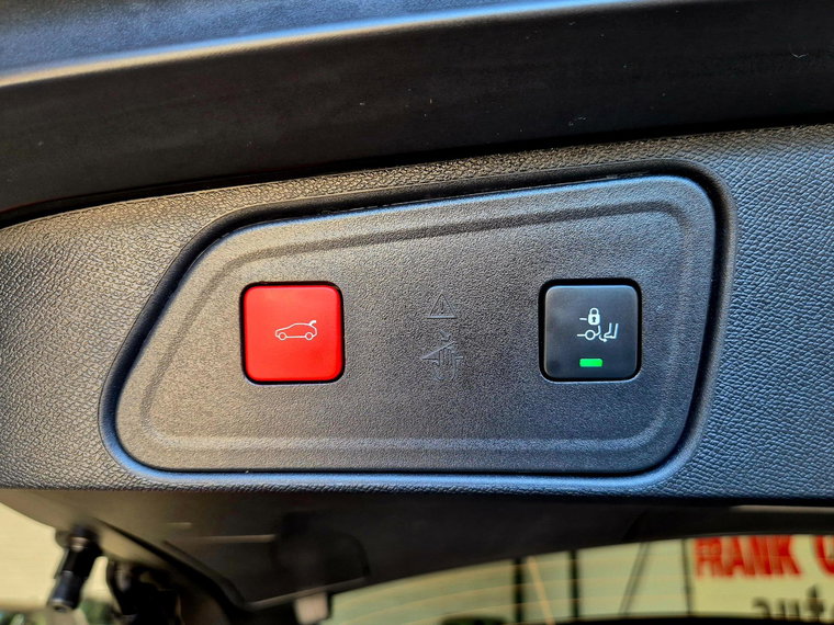 Vehicle Image 38