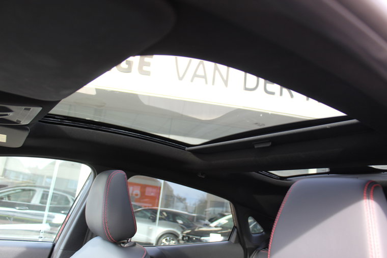 Vehicle Image 32