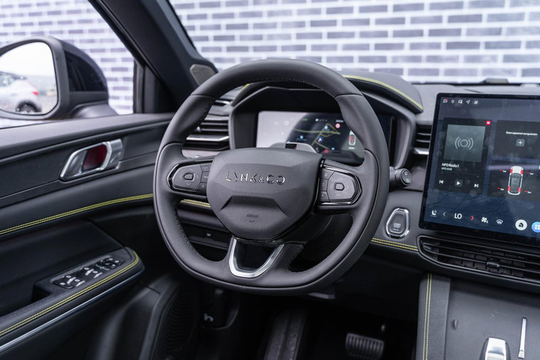 Vehicle Image 14