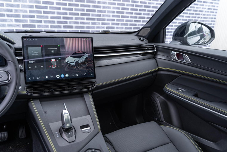 Vehicle Image 8