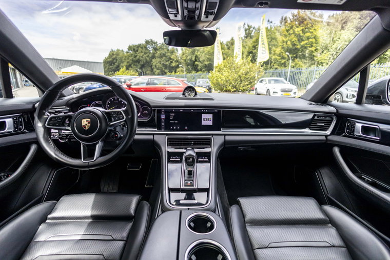 Vehicle Image 18