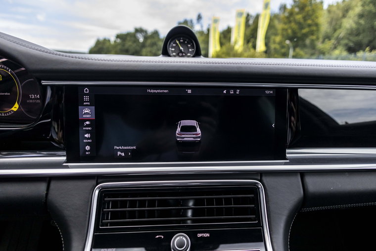 Vehicle Image 42