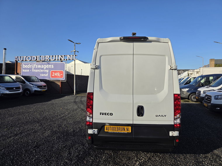 Vehicle Image 40