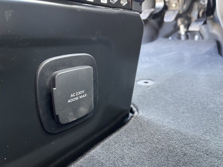 Vehicle Image 16