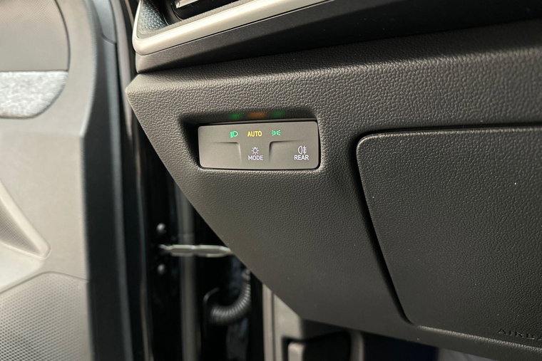 Vehicle Image 16
