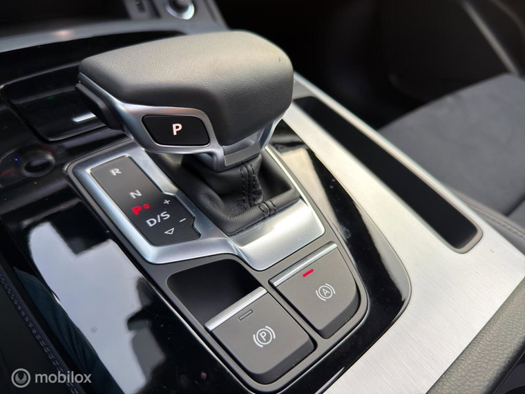Vehicle Image 32