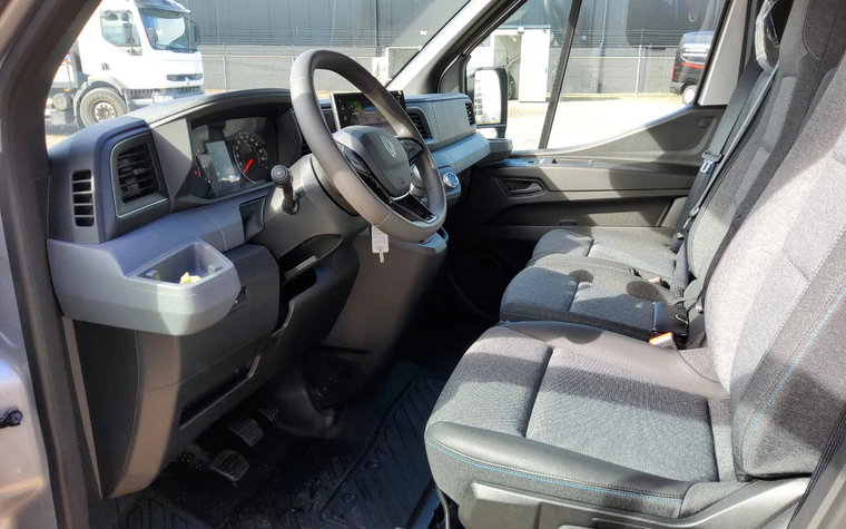 Vehicle Image 14