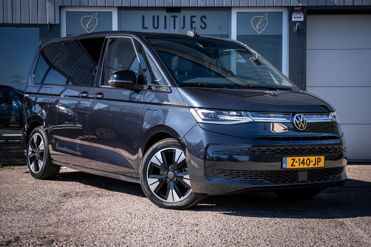 Vehicle Image 8