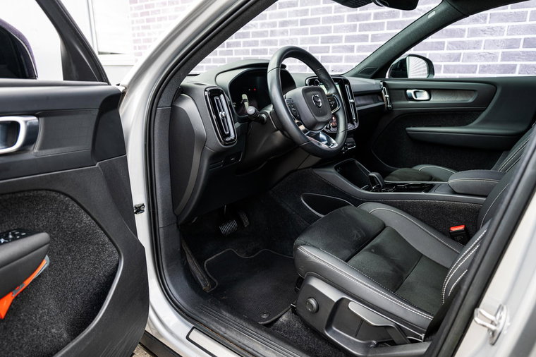 Vehicle Image 18