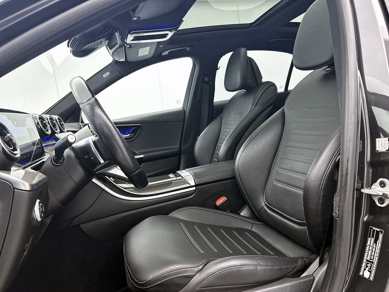Vehicle Image 32