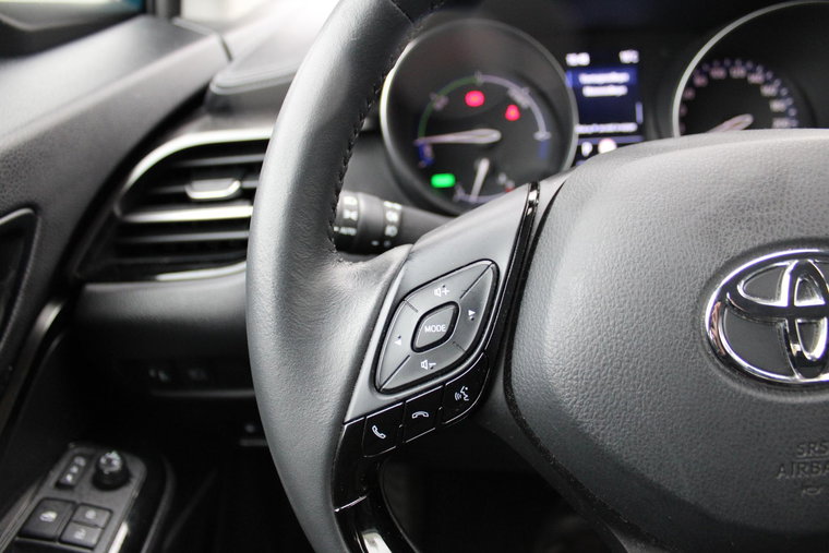 Vehicle Image 16