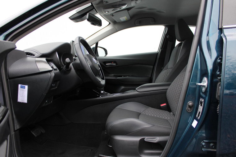 Vehicle Image 25