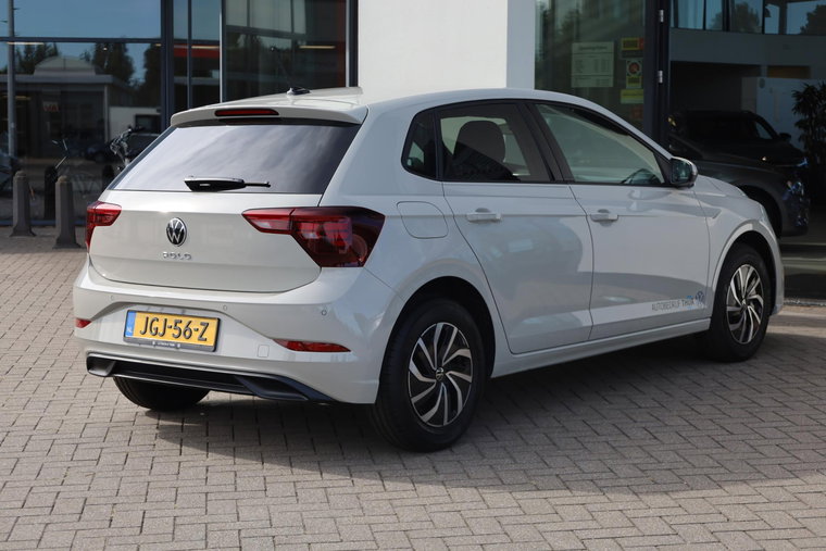 Vehicle Image 7