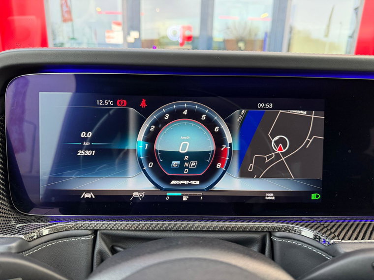 Vehicle Image 25
