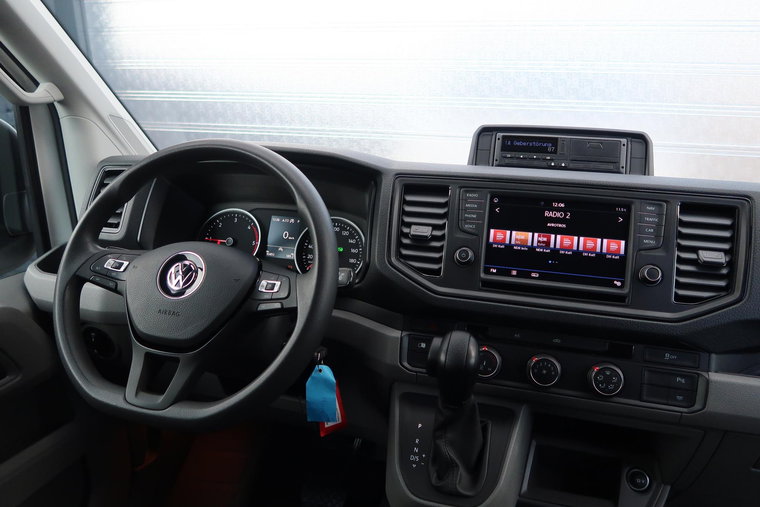 Vehicle Image 25