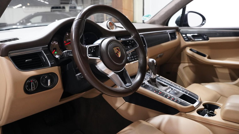 Vehicle Image 35