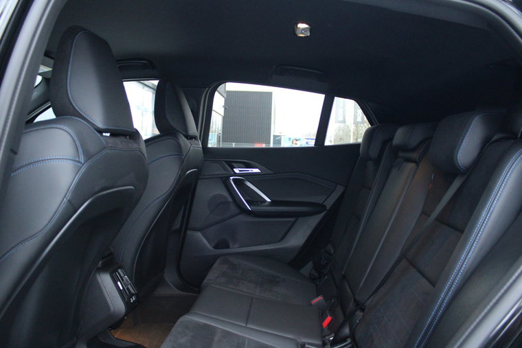 Vehicle Image 35